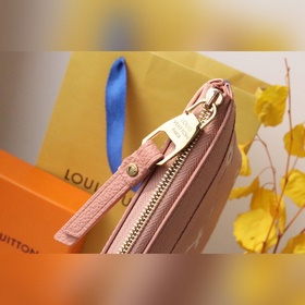 Эта сумка Daily из мягкой кожи Monogram Empreinte с классическим 