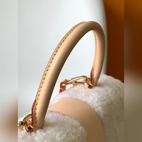 Осенне-зимняя сумка из кашемира LOCKY BB M46318 Эта небольшая и с