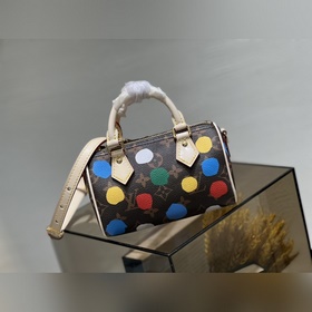 M81979. (В горошек) Эта сумка LV x YK Nano Speedy из коллаборацио