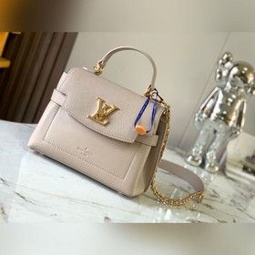 【Высококачественная кожа M21052, цвет «слоновая кость»】 В этом се