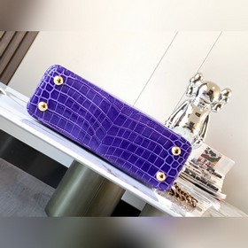 Высококачественная кожа N81215, цвет аметист, блестящая текстура 