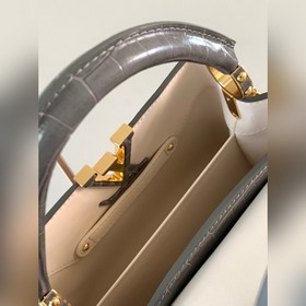 Высококачественная кожа N81190 темно-серого цвета с блестящей тек