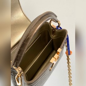 Высококачественная кожа N81190 с золотистым блестящим узором под 