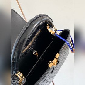 Высококачественная кожа N81215, черный, с блестящей текстурой кро