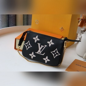 Мини-сумочка Pochette Accessoires из капсульной коллекции By The 