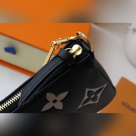 Мини-сумочка Pochette Accessoires из капсульной коллекции By The 