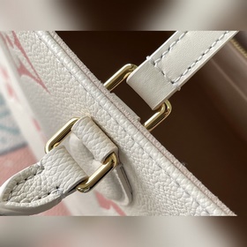 Высококачественная сумка OnTheGo среднего размера M45595 кремовог