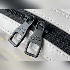 Высококачественная оригинальная серия рюкзаков M21826 из кожи. Эт