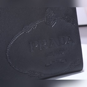 【В комплекте с оригинальной коробкой】 Кожаная сумка PRADA, новейш