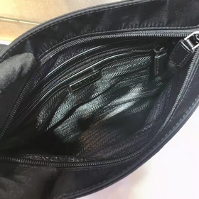 Официальный сайт синхронизирован... Новая версия Prada 2VH053 пос
