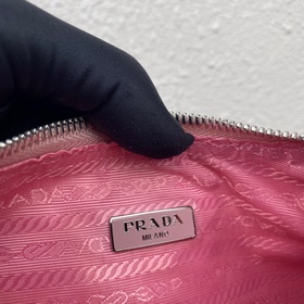 【Высококачественный оригинал】 Новейшая модная сумка Prada с плече