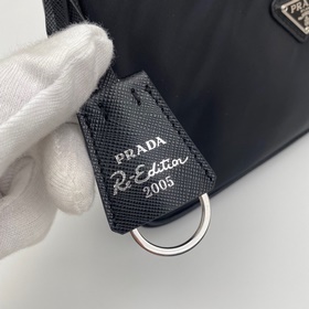 【Высококачественный оригинал】 Новейшая модная сумка Prada с плече
