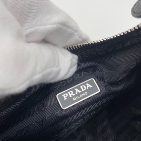 【Высококачественный оригинал】 Новейшая модная сумка Prada с плече