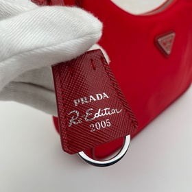 【Высококачественный оригинал】 Новейшая модная сумка Prada с плече