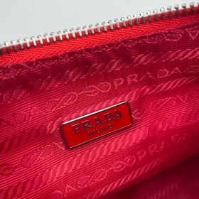 【Высококачественный оригинал】 Новейшая модная сумка Prada с плече