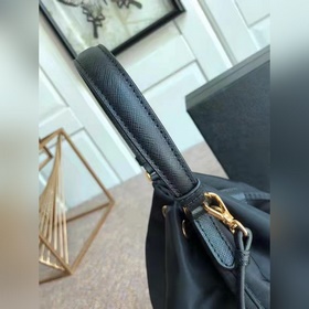 Классическая модель 1BH038 уже в наличии. Изготовлена из импортно