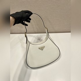 Новая модель Cleo1BC179 Эта сумка через плечо изготовлена из импо