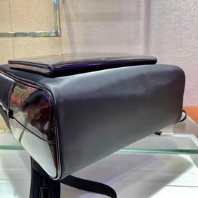 Новый рюкзак 2VZ084 Этот рюкзак изготовлен из переработанного ней