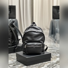 Полностью из кожи Размеры： 26 × 35 × 16 см Модель： 534967