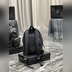 Полностью из кожи Размеры： 26 × 35 × 16 см Модель： 534967