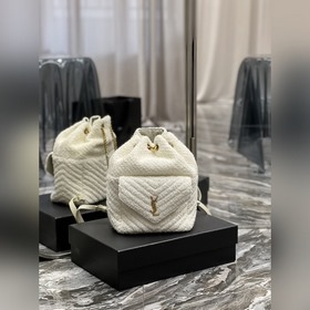 Размеры： 22 × 29 × 15 см Модель： 672609 Шерстяной
