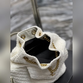 Размеры： 22 × 29 × 15 см Модель： 672609 Шерстяной