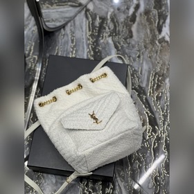 Размеры： 22 × 29 × 15 см Модель： 672609 Шерстяной