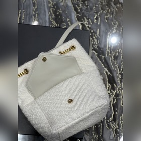 Размеры： 22 × 29 × 15 см Модель： 672609 Шерстяной