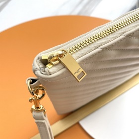 Сумка Saint Laurent 30 см Сумка Saint Laurent с узором из нескол