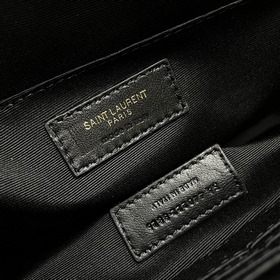 Сумка Saint Laurent 36 см Сумка Saint Laurent с узором из несколь
