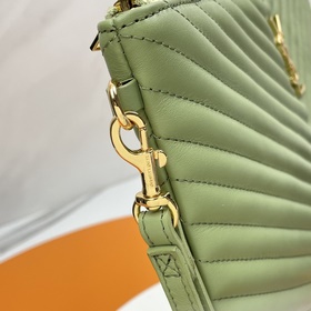 Сумка Saint Laurent 36 см Сумка Saint Laurent с узором из несколь