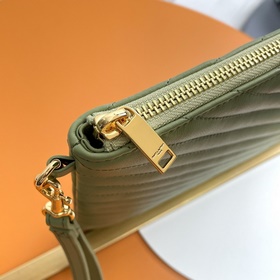 Сумка Saint Laurent 36 см Сумка Saint Laurent с узором из несколь