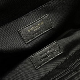 Сумка Saint Laurent 36 см Сумка Saint Laurent с узором из несколь