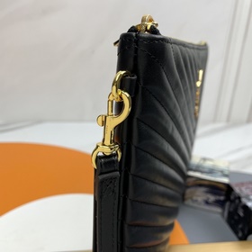 Сумка Saint Laurent 36 см Сумка Saint Laurent с узором из несколь