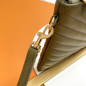Сумка Saint Laurent 24 см Оригинальная сумка Saint Laurent с тисн