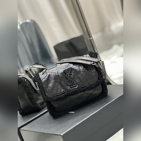 Размер： 22 × 16,5 × 12 см