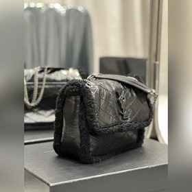 Размер： 22 × 16,5 × 12 см