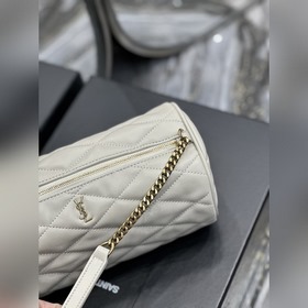 Размеры： 24 × 12 × 12 см Длина кожаного ремня и цепочки： 27 см
