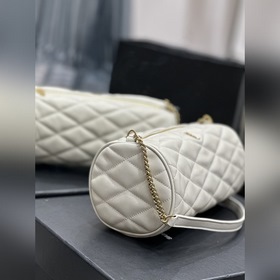 Размеры： 24 × 12 × 12 см Длина кожаного ремня и цепочки： 27 см