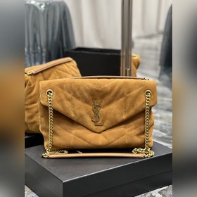 Изготовлено из 100% овечьей кожи, мягкое и нежное на ощупь, созда