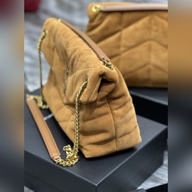 Изготовлено из 100% овечьей кожи, мягкое и нежное на ощупь, созда