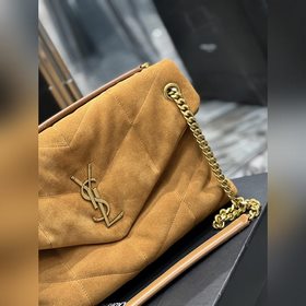 Изготовлено из 100% овечьей кожи, мягкое и нежное на ощупь, созда