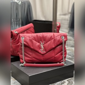 Изготовлено из 100% овечьей кожи, мягкое и нежное на ощупь, созда