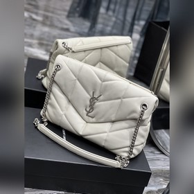 Изготовлено из 100% овечьей кожи, мягкое и нежное на ощупь, созда