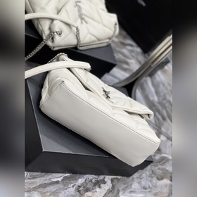 Изготовлено из 100% овечьей кожи, мягкое и нежное на ощупь, созда
