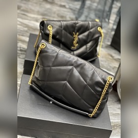 Изготовлено из 100% овечьей кожи, мягкое и нежное на ощупь, созда