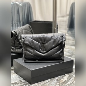 Изготовлено из 100% овечьей кожи, мягкое и нежное на ощупь, созда