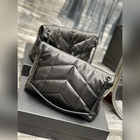 Изготовлено из 100% овечьей кожи, мягкое и нежное на ощупь, созда