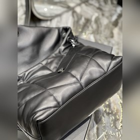 Изготовлено из 100% овечьей кожи, мягкое и нежное на ощупь, созда