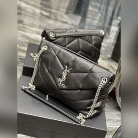 Изготовлено из 100% овечьей кожи, мягкое и нежное на ощупь, созда